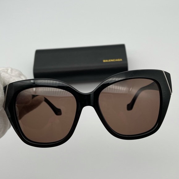 Balenciaga - Picture 4 of 12